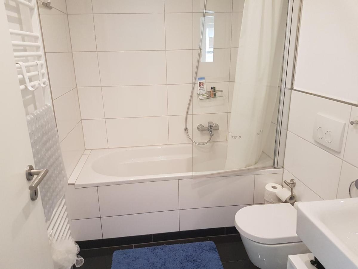 Zimmer Mit Eigenem Bad In Maerchenstadt! Heidelberg Ngoại thất bức ảnh